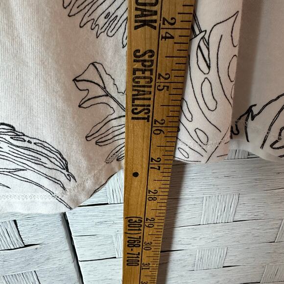 Chico’s T-shirt floral rhinestone print white black normcore electric grandma - Picture 4 of 6